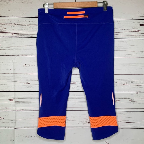 Under Amour | Heat Gear Crop Leggings - Picture 7 of 7